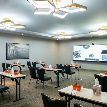 Radisson Blu Hotel Riyadh Convention And Exhibition Center Εξωτερικό φωτογραφία Meeting room