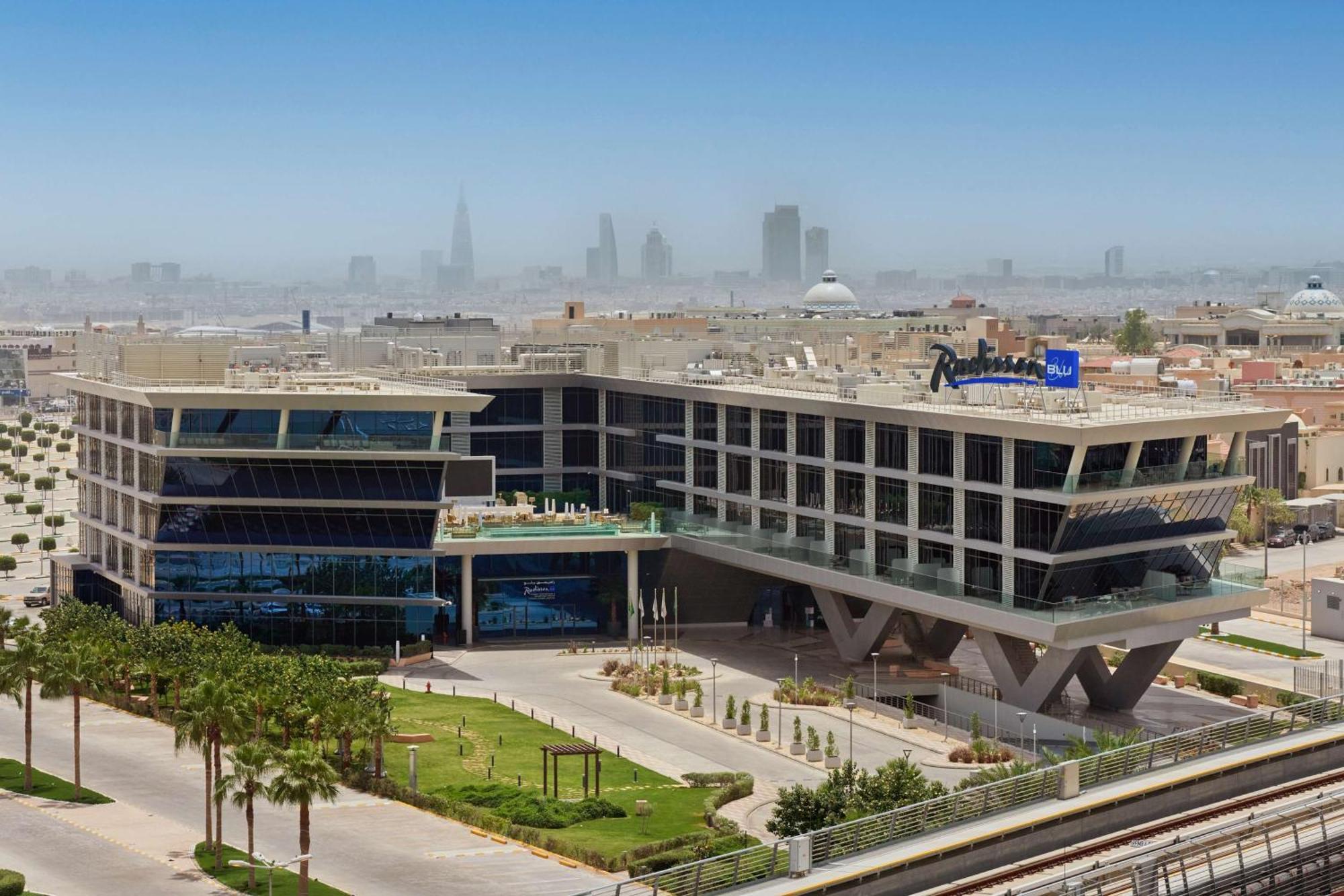 Radisson Blu Hotel Riyadh Convention And Exhibition Center Εξωτερικό φωτογραφία The American University in Cairo