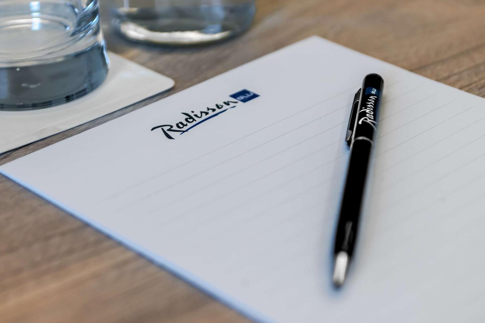 Radisson Blu Hotel Riyadh Convention And Exhibition Center Εξωτερικό φωτογραφία Radisson stationery